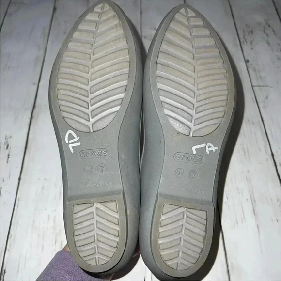 Crocs Gray Eve Embellished Flats Women’s Size 7 - Picture 4 of 4
